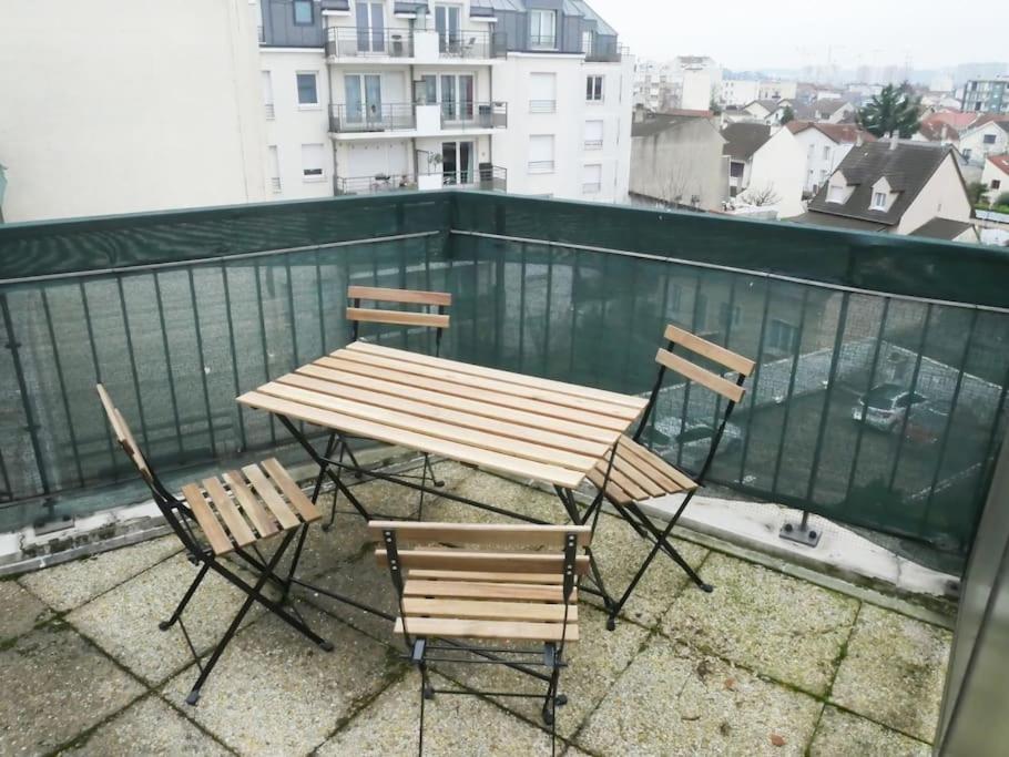 Drancy : 4 Pieces En Centre Ville + Parking Екстериор снимка