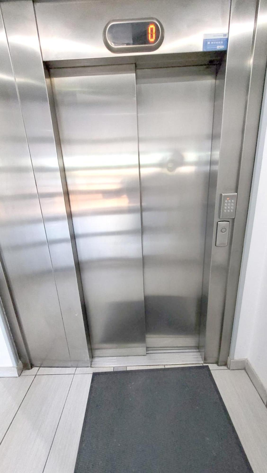 Drancy : 4 Pieces En Centre Ville + Parking Екстериор снимка